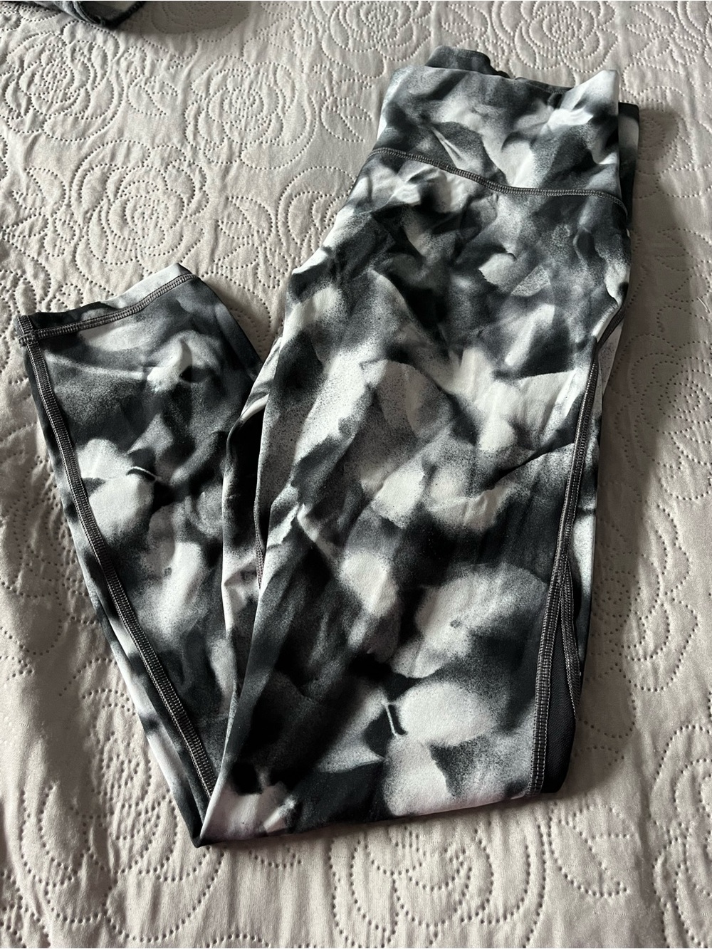 lululemon athletica High-Rise Printed Leggings in Black & White